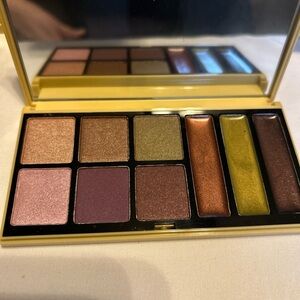 Ready To Wear The Eyes Premiere Collection Compact Color Splash eyeSHADOW  eye